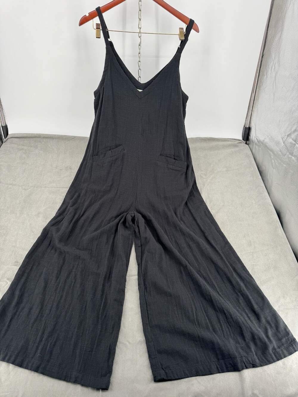 Natural Life Black Textured Wide-Leg Spaghetti Strap Jumpsuit Small